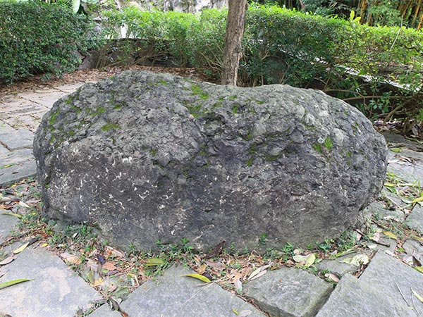 #053集塊岩