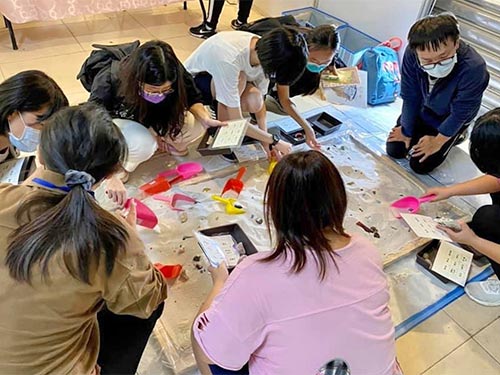 礦物桌遊與沙坑尋寶