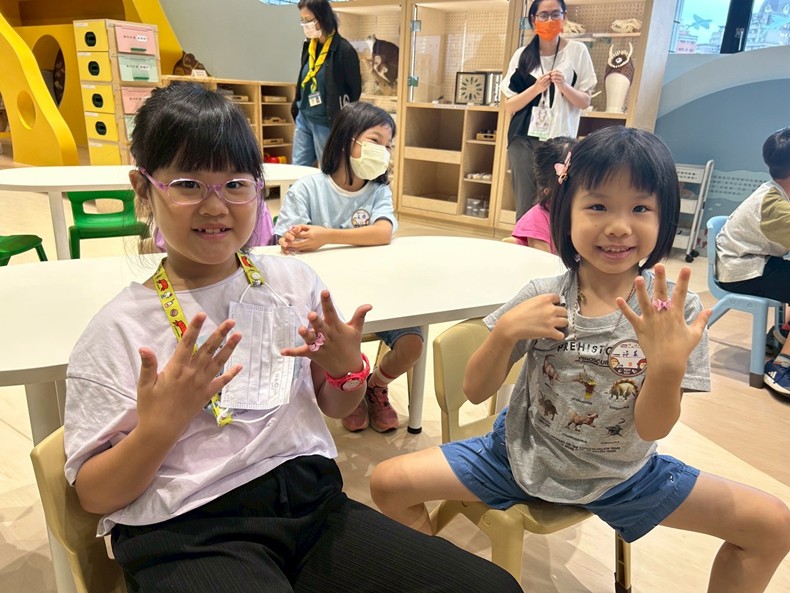 幼兒園： 蝴蝶的彩衣(7/11)-圖片17