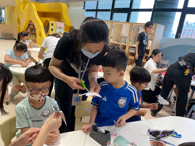 幼兒園： 蝴蝶的彩衣(7/11)-圖片96