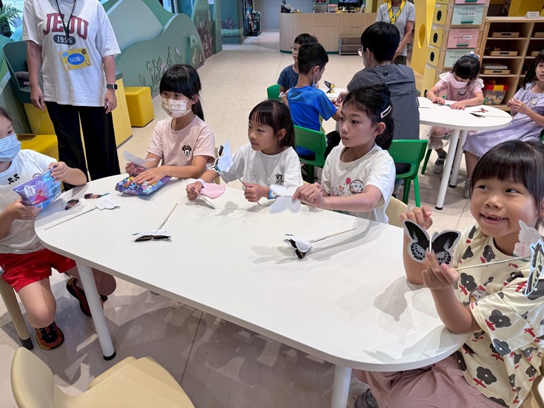 幼兒園： 蝴蝶的彩衣(7/16)-圖片26