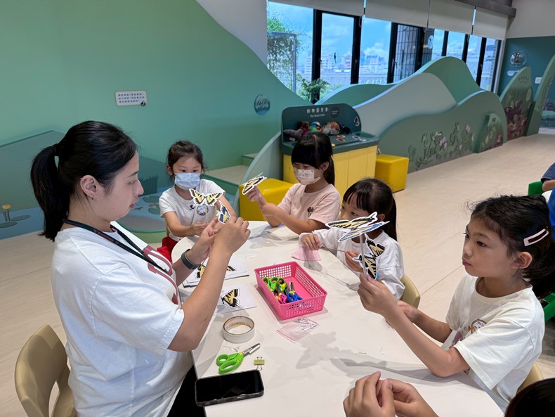 幼兒園： 蝴蝶的彩衣(7/16)-圖片34